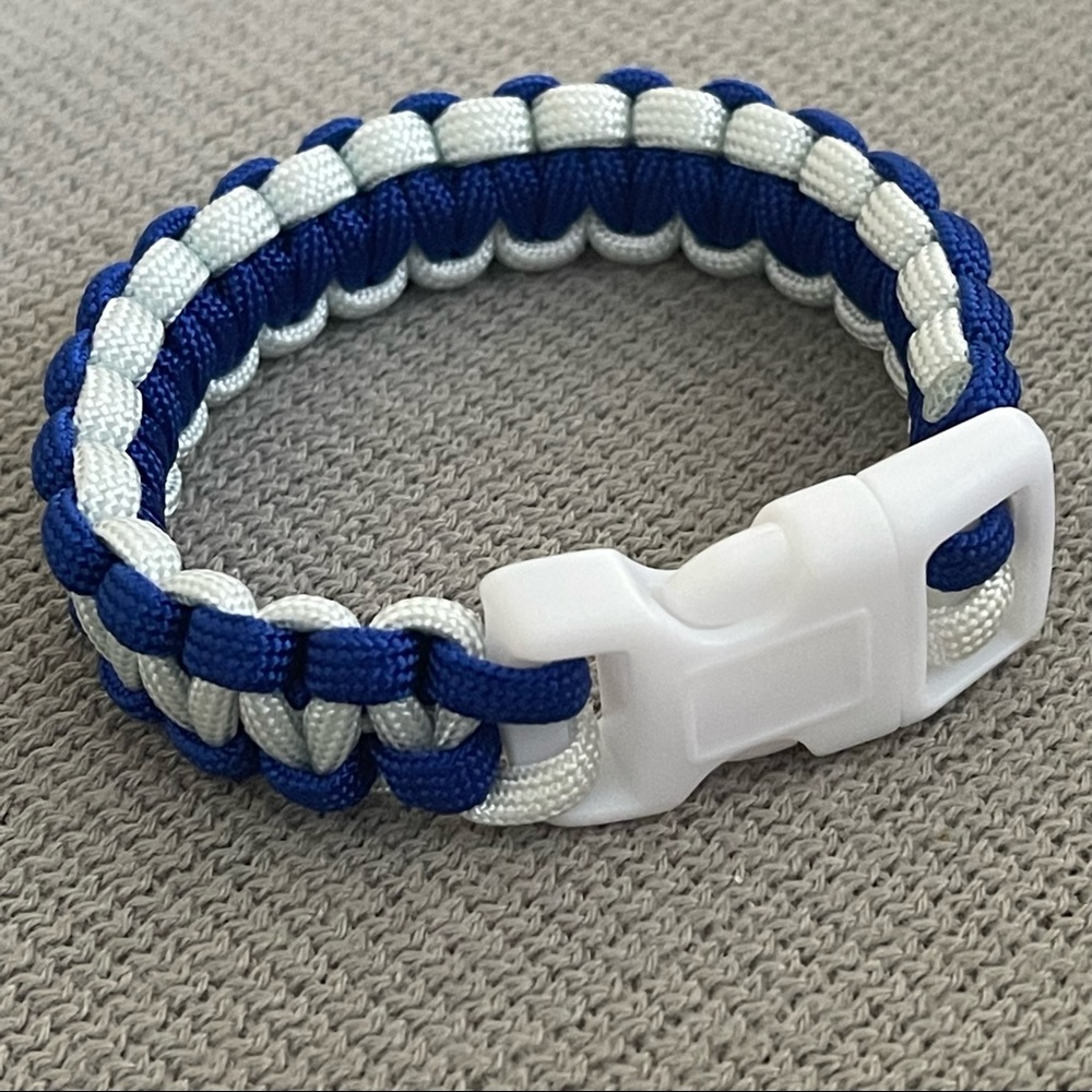 Cobra Weave 550 Paracord 2 color Survival Bracelet